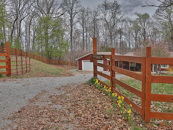 3rd image of 1660 Leatherwood Rd