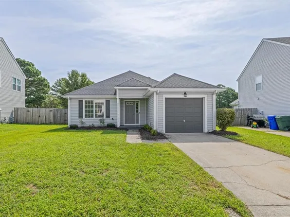 111 Dana Dr, Suffolk, VA 23434