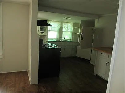 203 S Cravens St — Photo 4