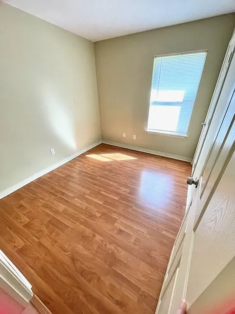 3 bed, 2.0 bath, 1147 sqft, $1,300 — Photo 4