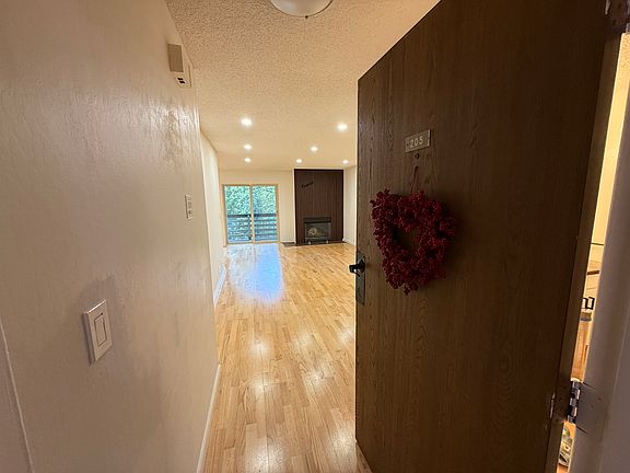 2nd image of 303 Philip Dr APT 205