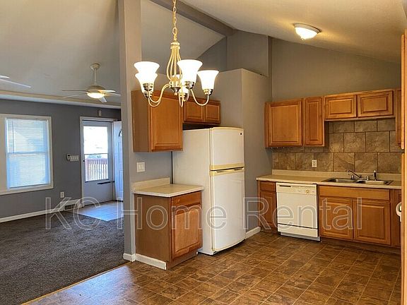 3rd image of 11301 Manchester Ave