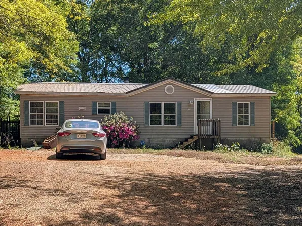 223 Savannah Dr, Seneca, SC 29678