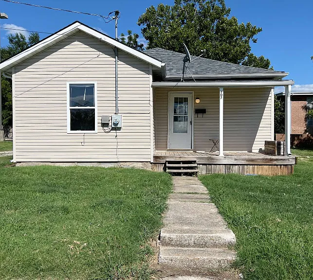 707 S College Ave — Photo 1
