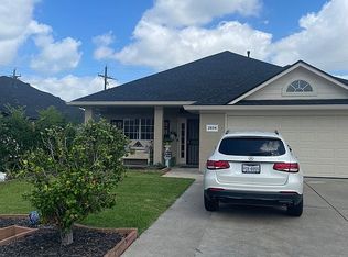2854 Meadowbrook Ln, Port Neches, TX 77651