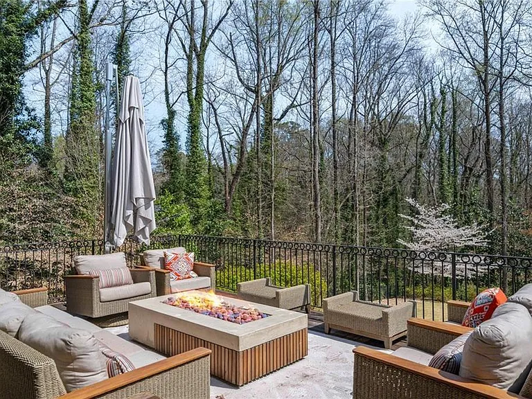 5265 Peachtree Dunwoody Rd — Photo 22