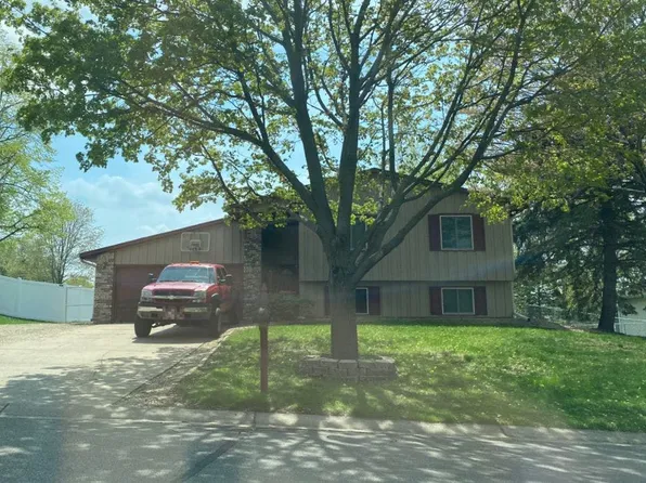 8209 76th St S, Cottage Grove, MN 55016