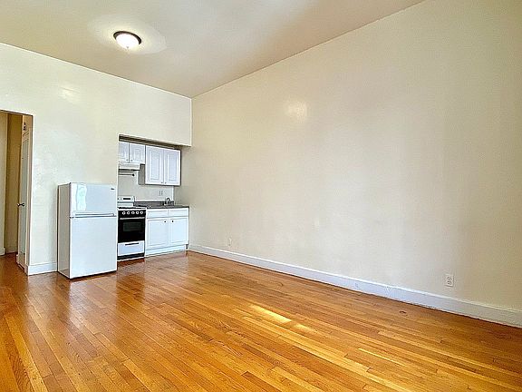 3rd image of 34 W 86th St APT 3D