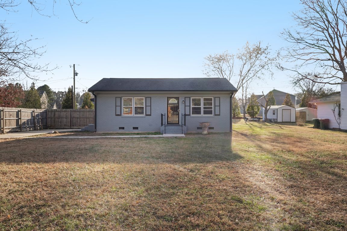 Valleydale Rd-S1401-001.jpg