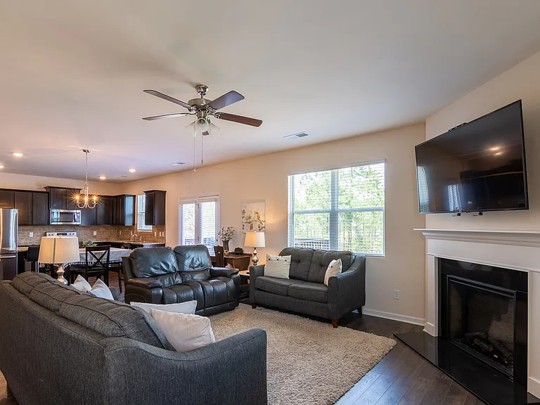 438 Furlough Dr — Photo 10
