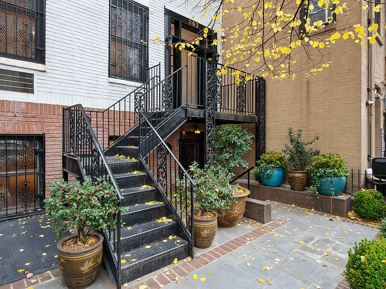 302 E 30th St #1/2 — Photo 1
