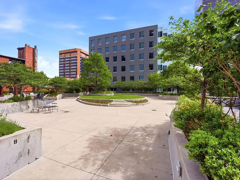 1625 Larimer St #1001 — Photo 19