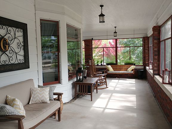 450 sq. ft w/ 2 porch swings