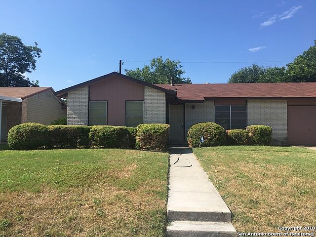 1st image of 4626 Hollyspring Dr