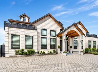 10211 No 6 Rd, Richmond, BC V6W1E6