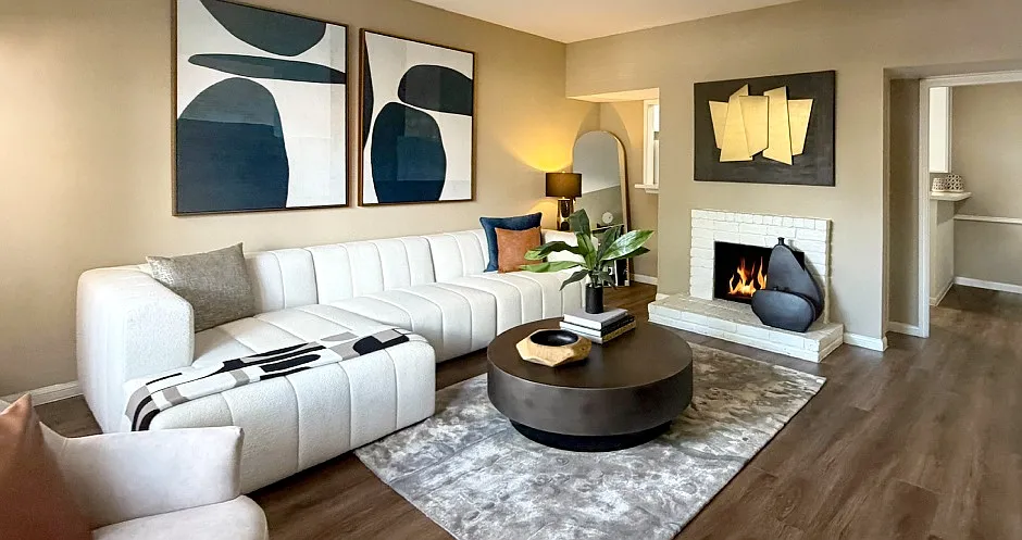 Woodlake Oaks Apartments — Photo 1