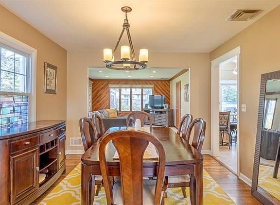5th image of 12 Fairfax Dr