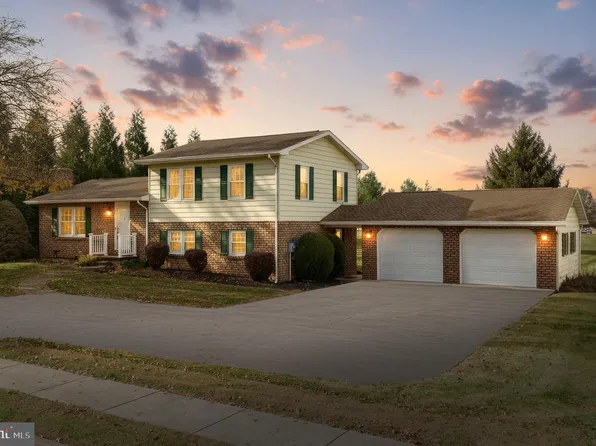 51 Michael St, Hanover, PA 17331