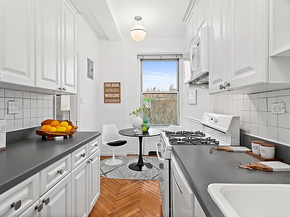 5th image of 35 W 81st St #6BC