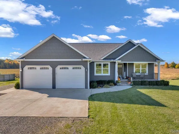 4679 Lake Pleasant Rd, North Branch, MI 48461