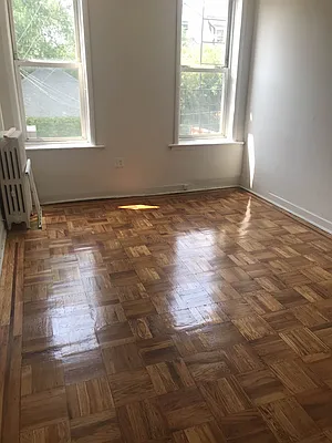 Rented by Johanna Gyuro, LREB | media 5