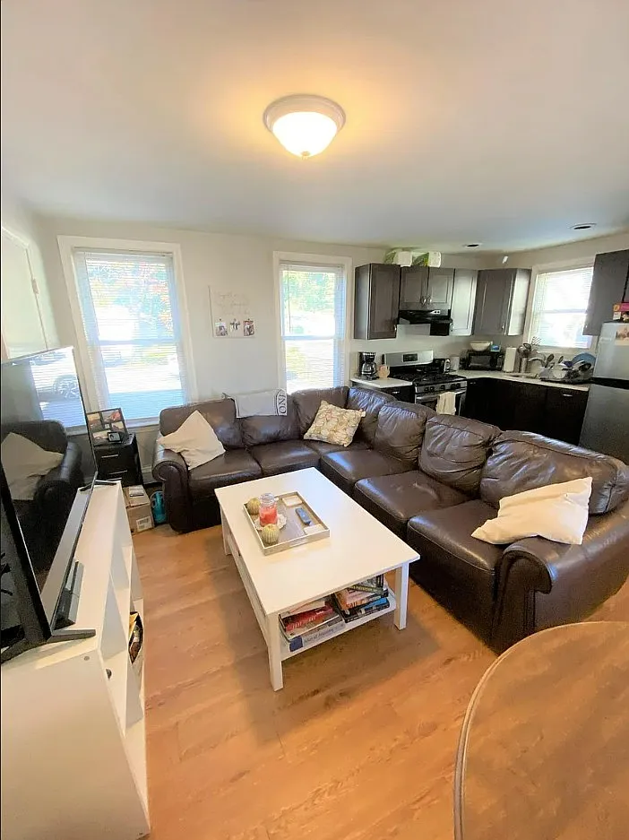 1 bed, 550 sqft, $1,850 — Photo 3