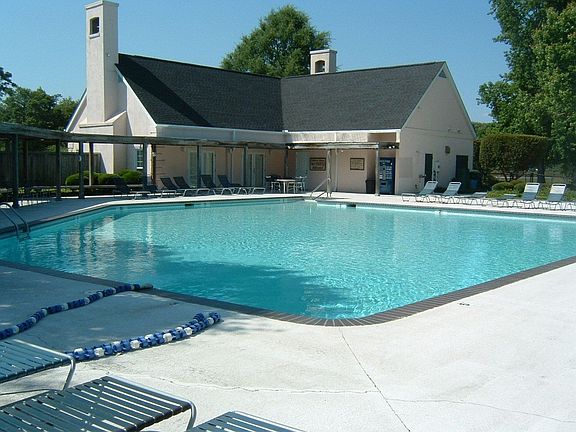 Neighborhood Pool & Club House