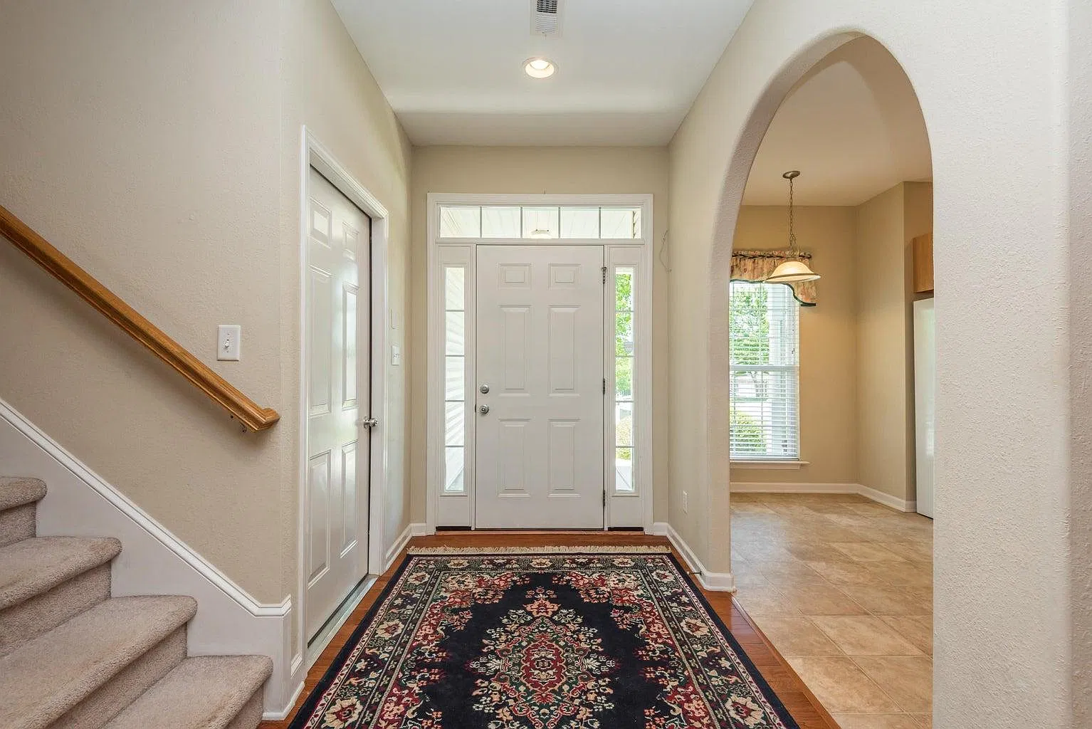 3 bed, 2364 sqft, $2,595 — Photo 4