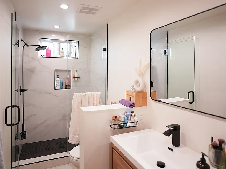18129 Hatteras St — Photo 15
