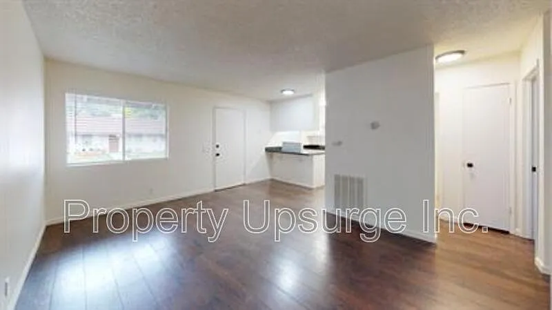 2 bed, 1.0 bath, 720 sqft, $1,350 — Photo 3