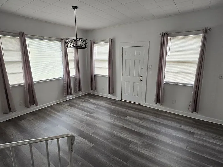 3120 Phillies Cir — Photo 5