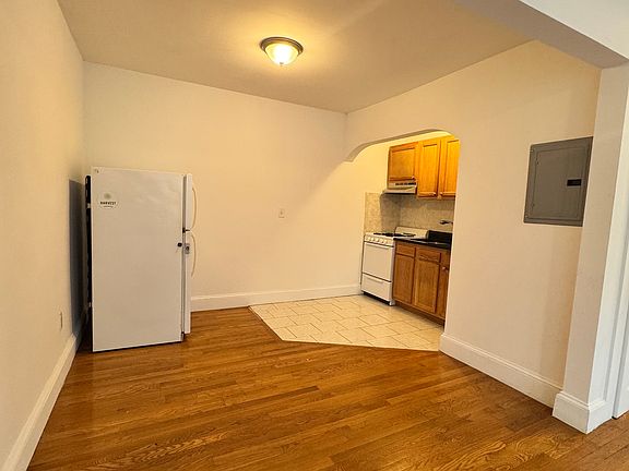 5th image of 401 Broadway APT 11
