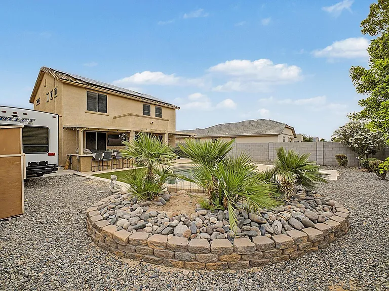 18235 W Ida Ln — Photo 45