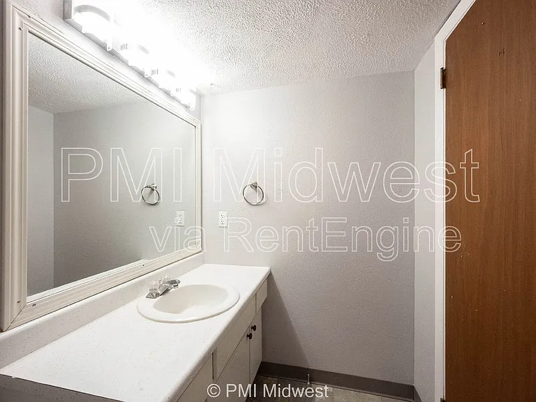 330 Progress Rd #B9 — Photo 24