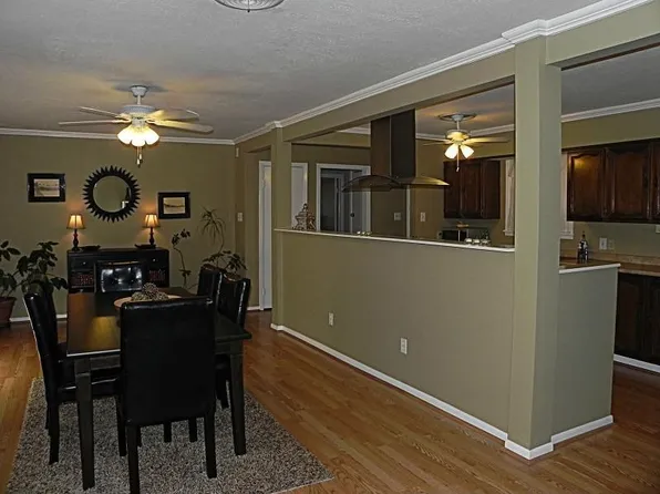 333 Roundabout Rd, Huntsville, TX 77320