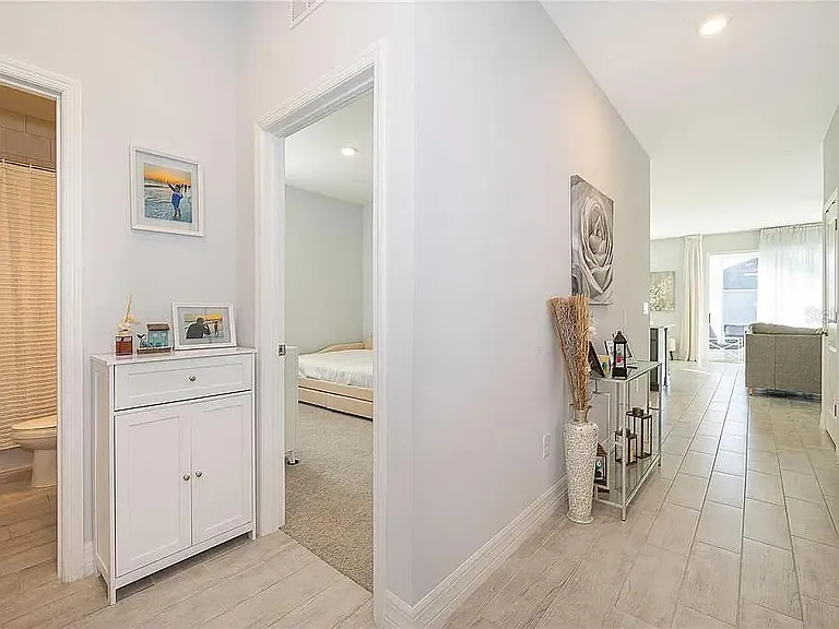5818 Wallis Ln — Photo 3