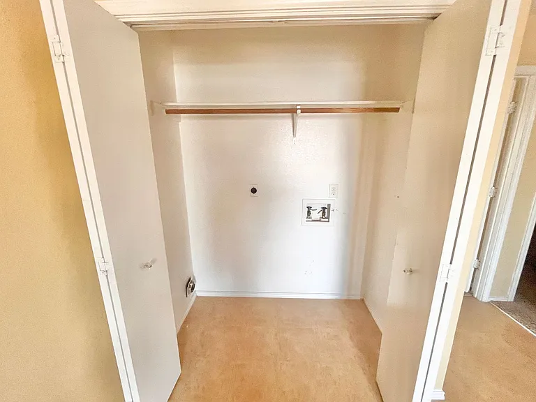 1703 Benttree Dr #C — Photo 16