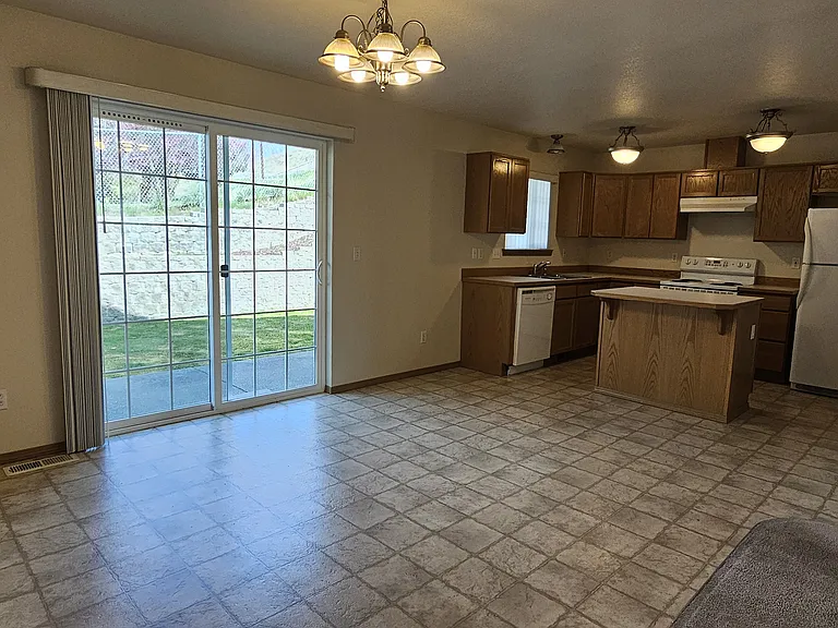 630 Quail Ct — Photo 6