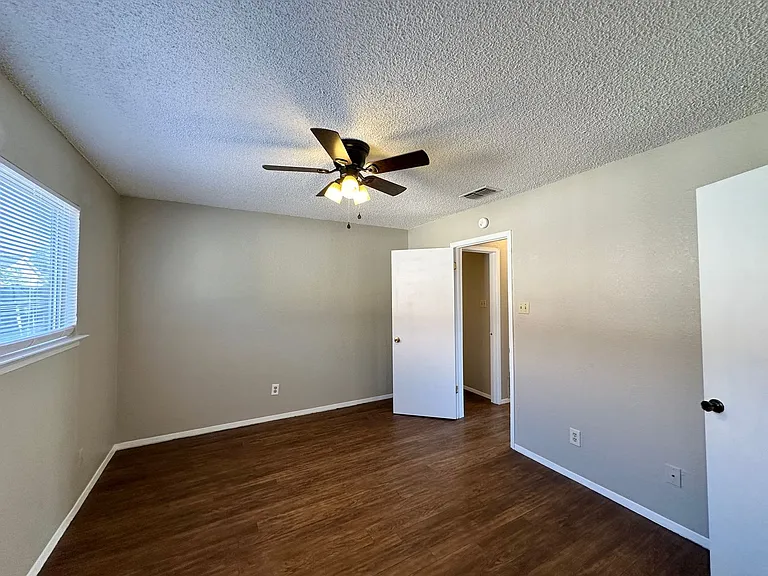 3708 Trotwood Trl — Photo 15