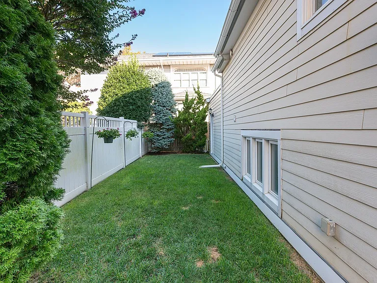 5501 Atlantic Ave #2026 — Photo 39