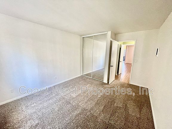 5th image of 4046 Crown Point Dr #6