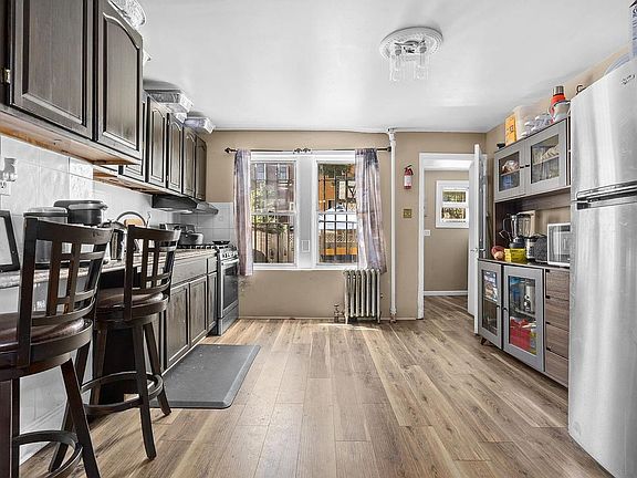 5th image of 1207 Hancock St