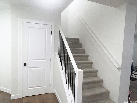 4th image of 222 Nightingale ROAD