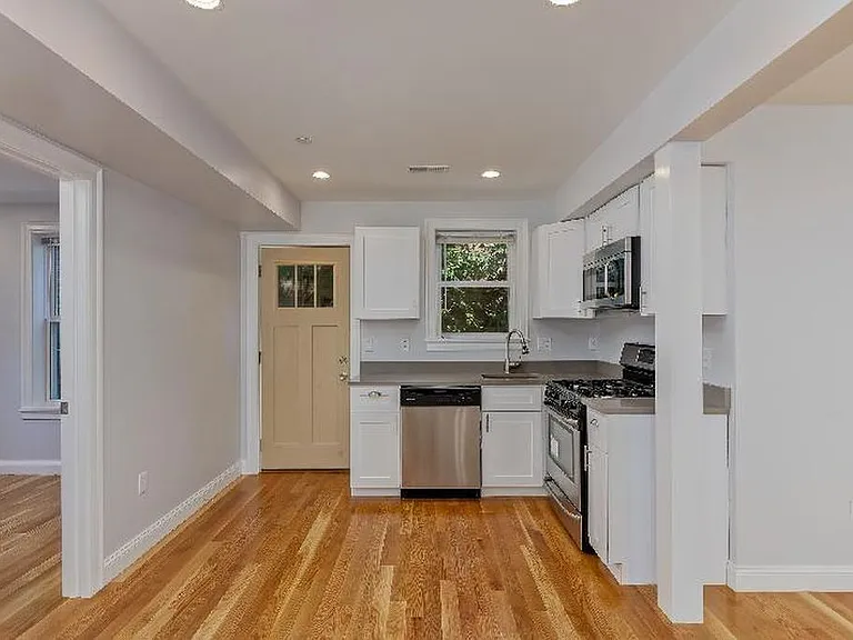 721 Parker St #5X — Photo 2