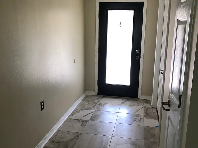 1353 Sterling Point Pl — Photo 5
