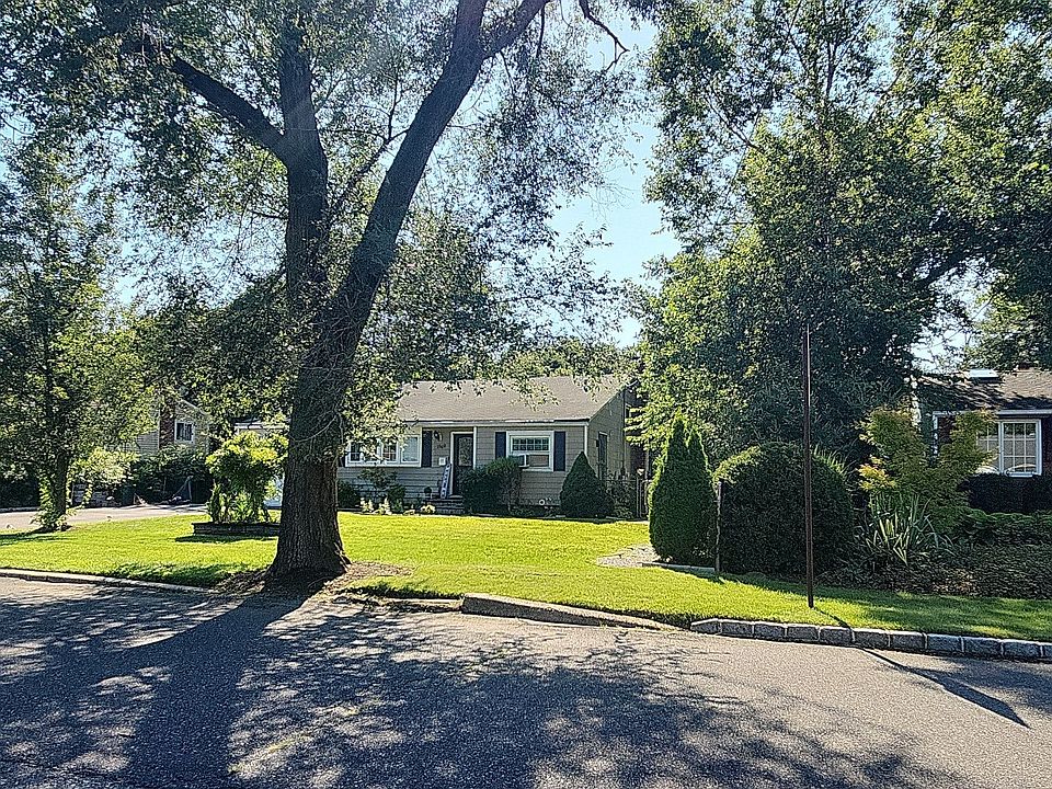 1560 N Gardiner Dr, Bay Shore, NY 11706 Zillow