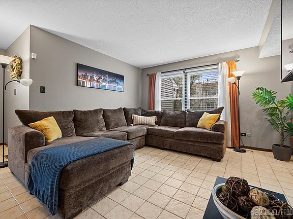 5th image of 5325 Creekside Dr APT D