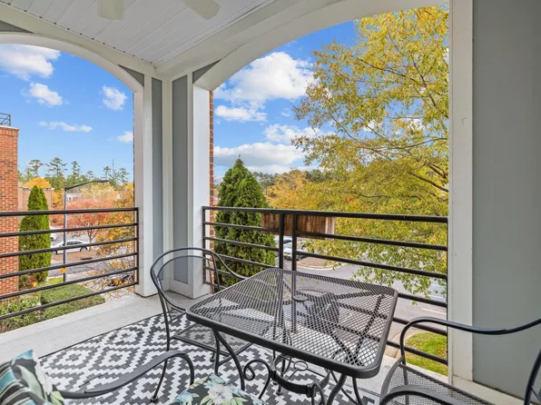 401 Finsbury St APT 202, Durham, NC 27703
