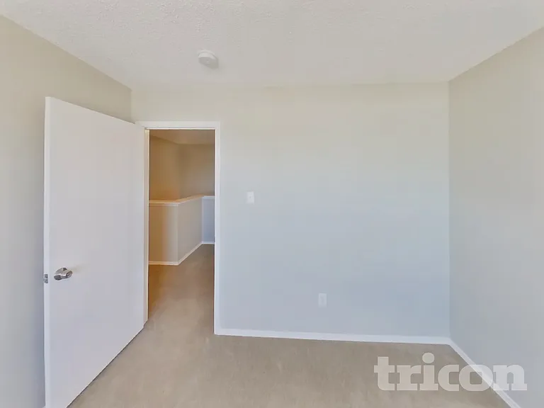 1708 Vineridge Ln — Photo 11