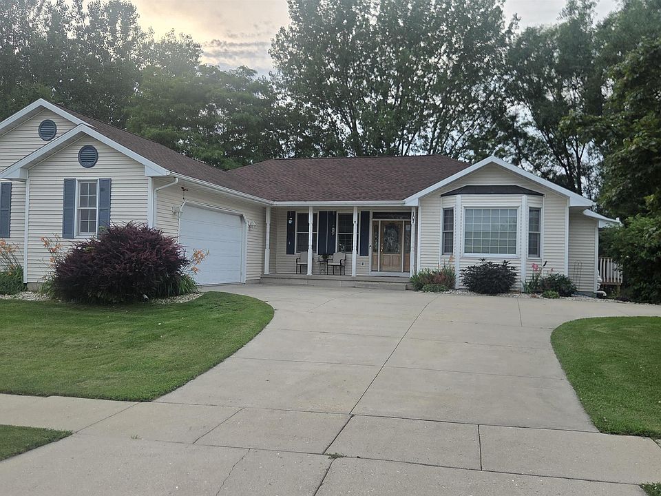1st image of 107 Lazy Lake Dr
